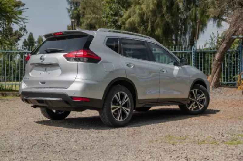 Nissan X-TRAIL    - 2018