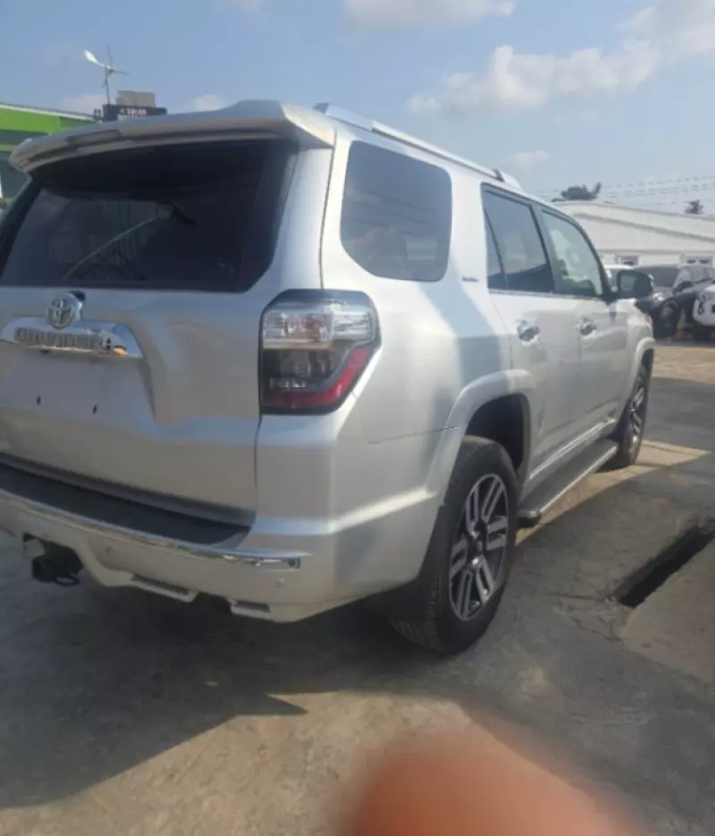 TOYOTA 4Runner   - 2015
