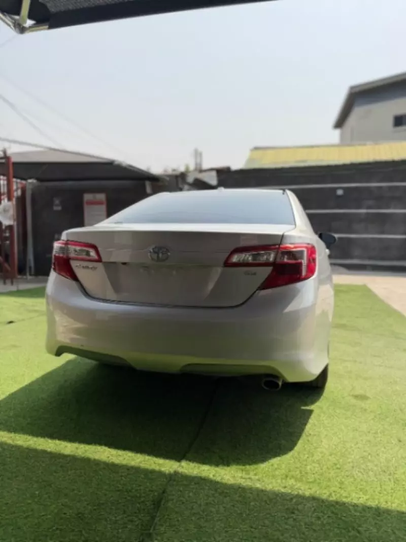 Toyota Camry   - 2012