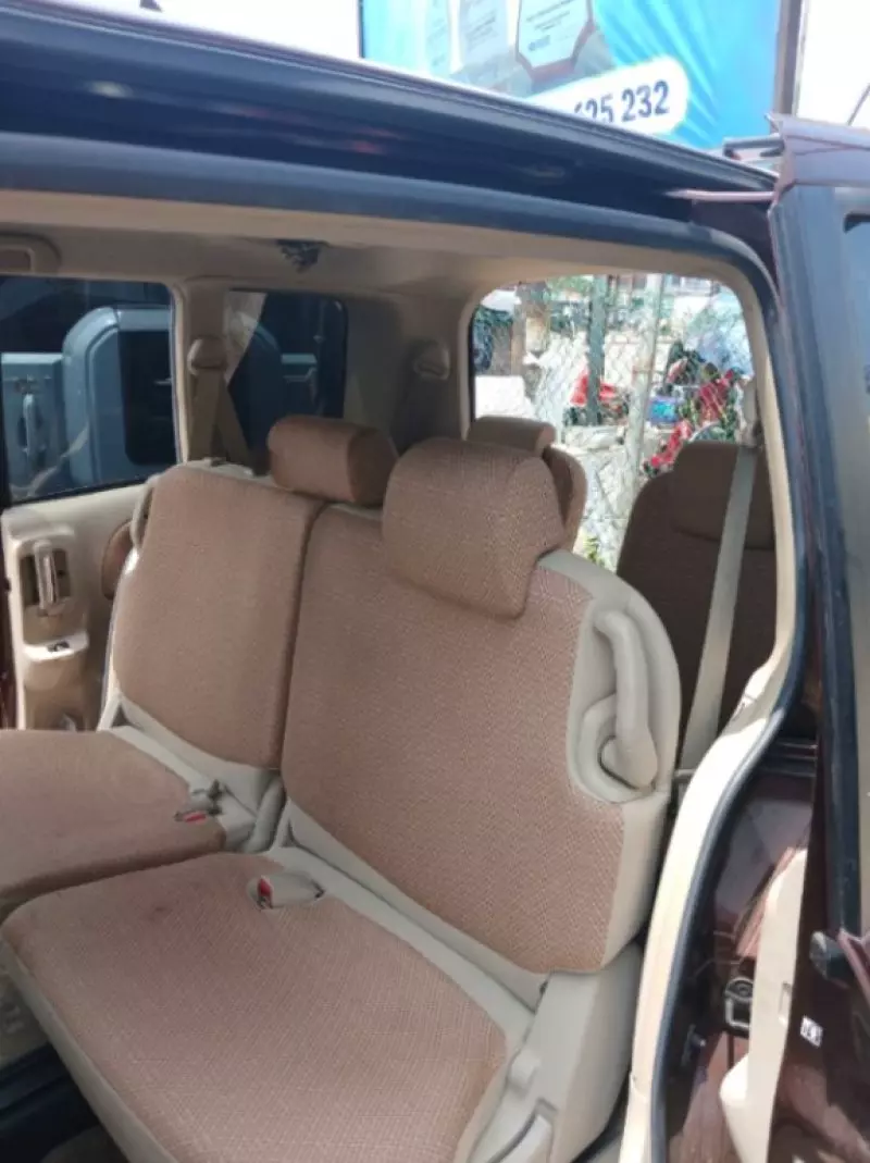 TOYOTA Sienta   - 2010
