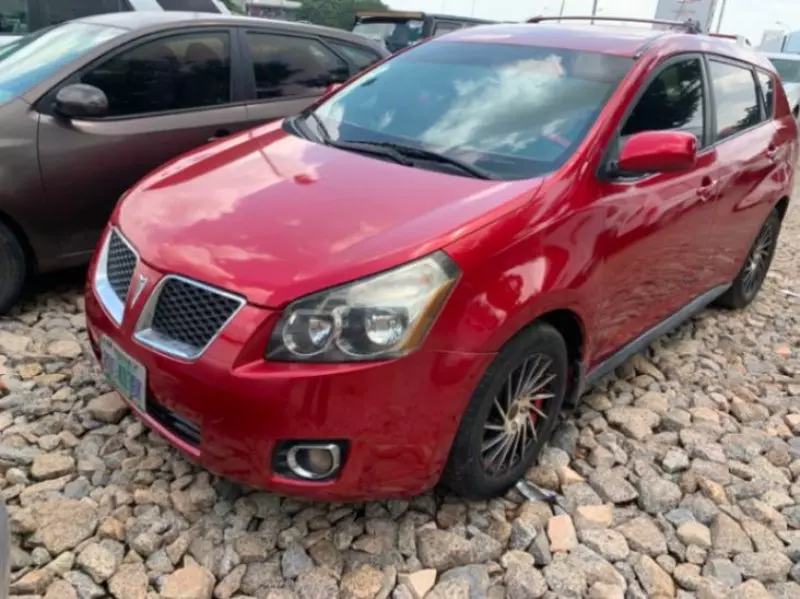Pontiac Vibe   - 2010