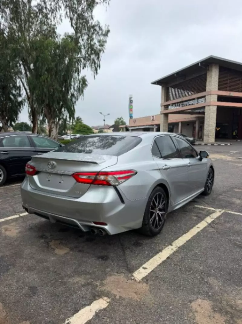 TOYOTA Camry   - 2018