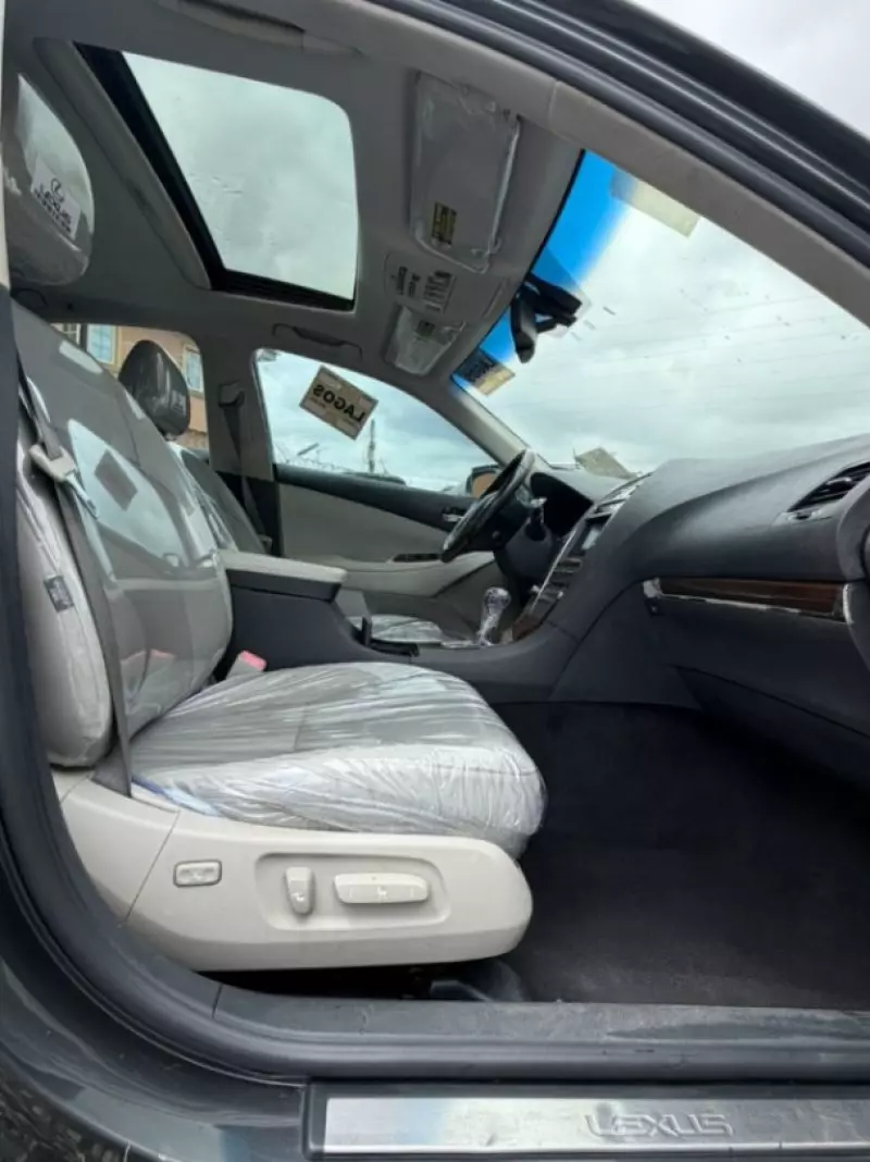 Lexus ES - 2010