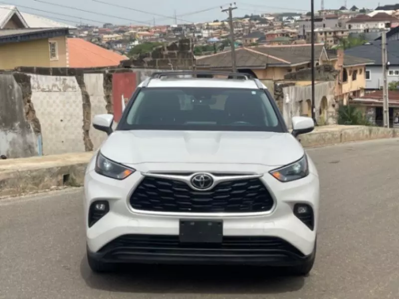 Toyota Highlander   - 2022