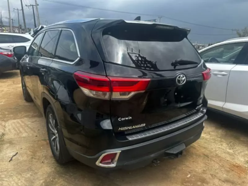TOYOTA Highlander   - 2018