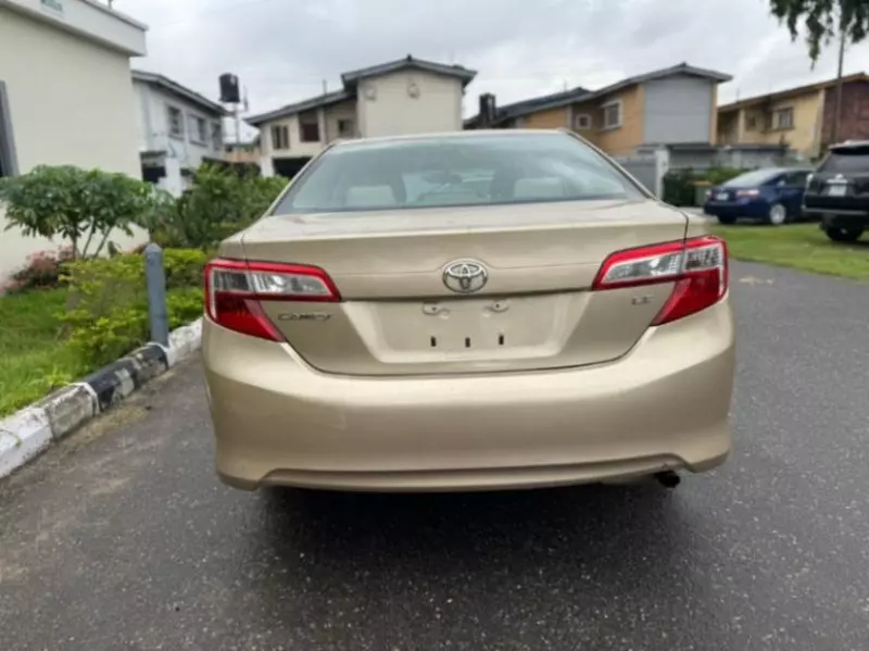 Toyota Camry   - 2012