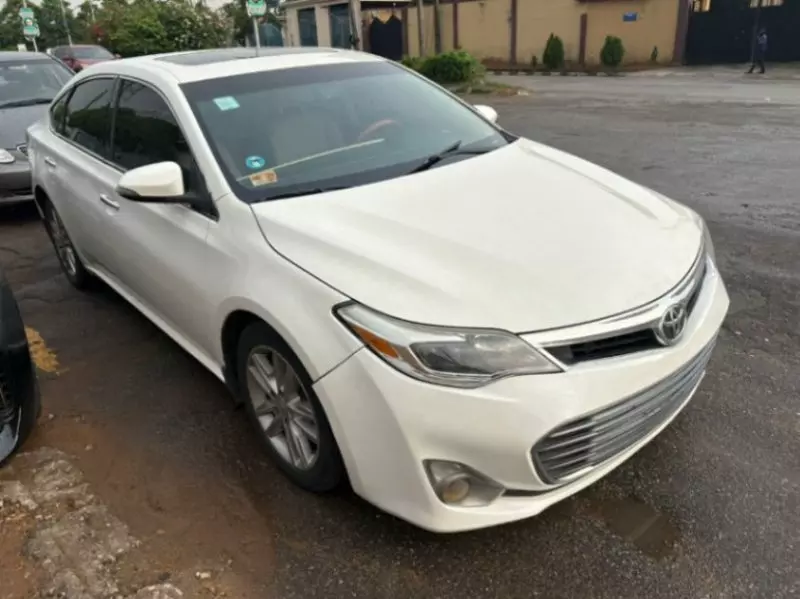 Toyota Avalon   - 2014