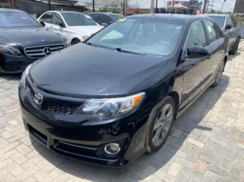 TOYOTA Camry - 2012