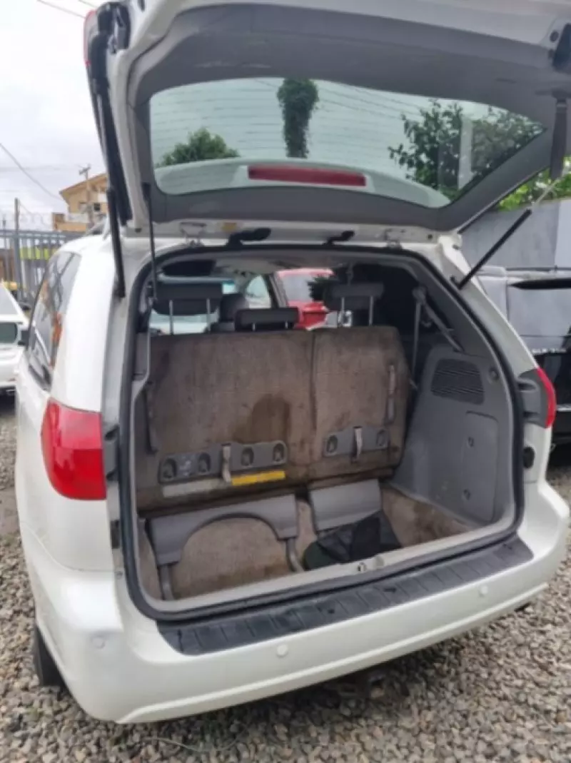 TOYOTA Sienna   - 2007