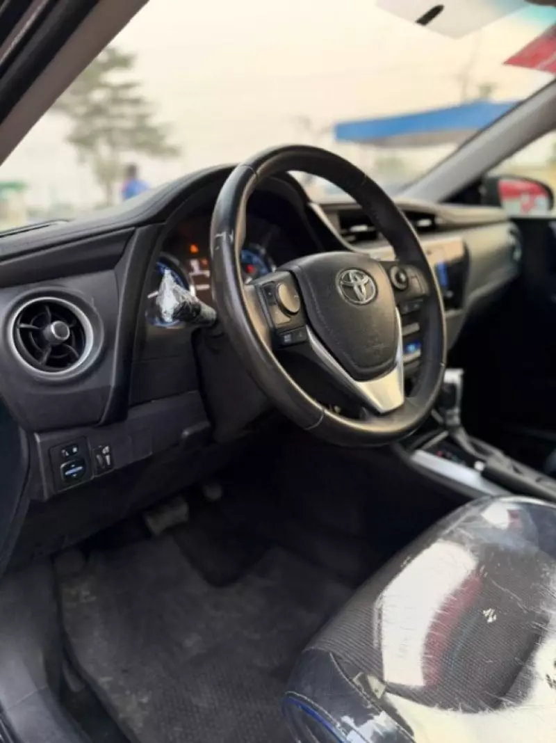 TOYOTA Corolla   - 2017