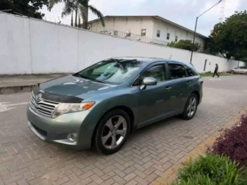 TOYOTA Venza   - 2010