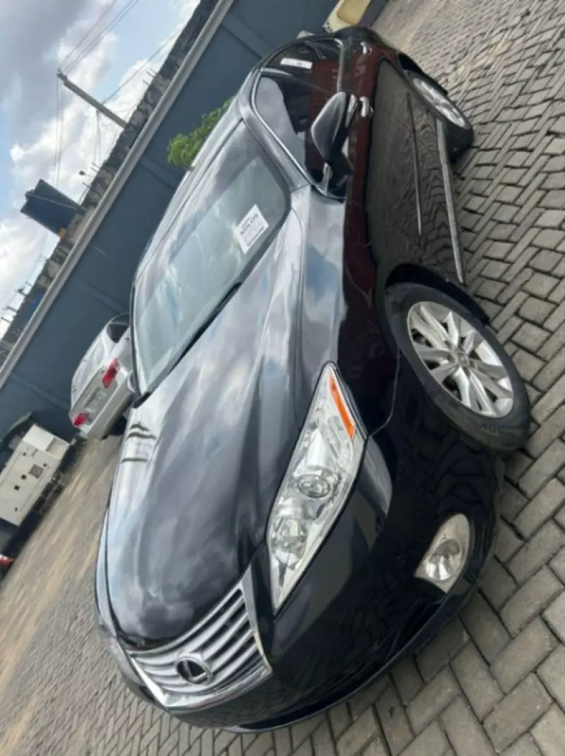 Lexus ES 350   - 2012