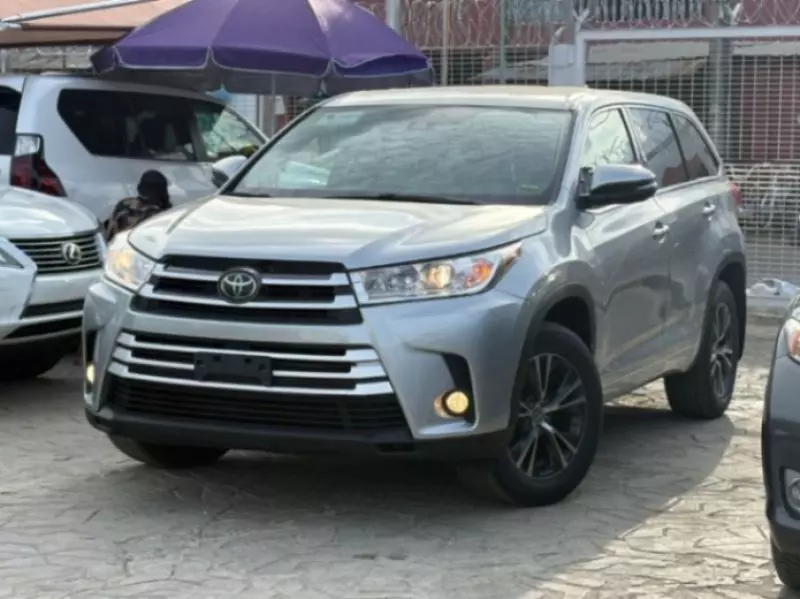Toyota Highlander   - 2017