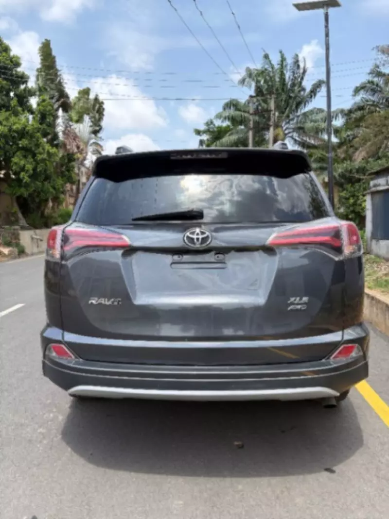 TOYOTA RAV4 - 2016