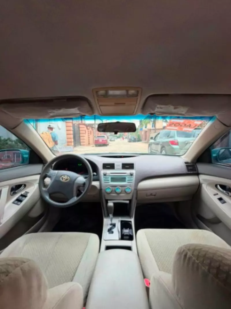 TOYOTA Camry - 2009