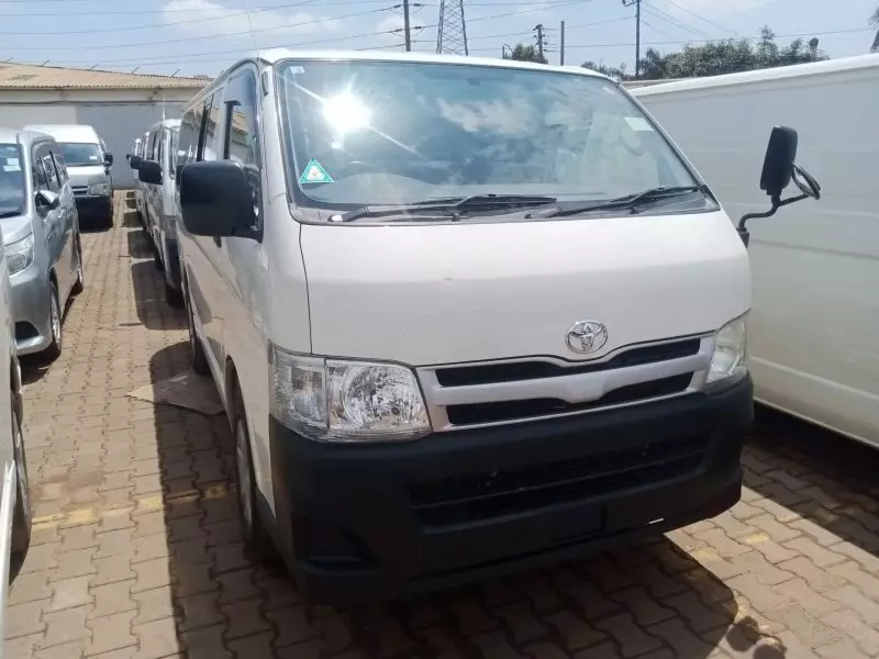 Toyota Hiace - 2014