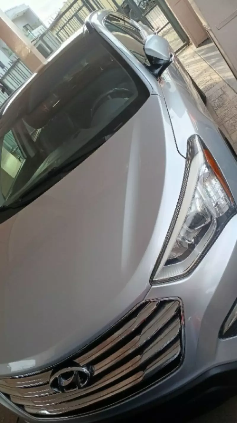 Hyundai Santa Fe   - 2015