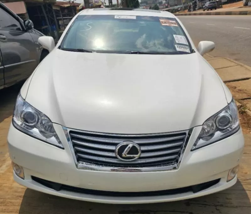 Lexus ES   - 2012