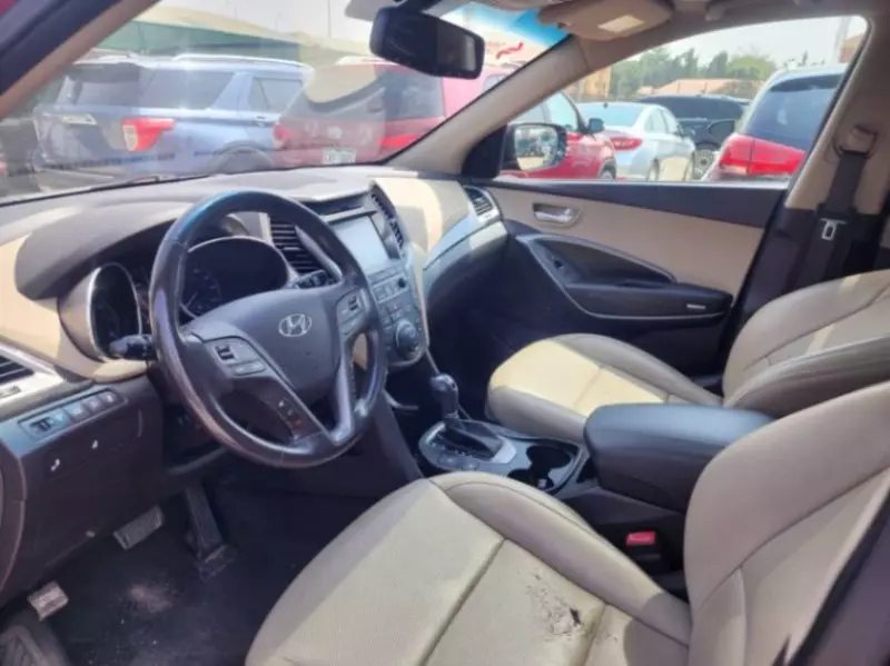 Hyundai Santa Fe   - 2017