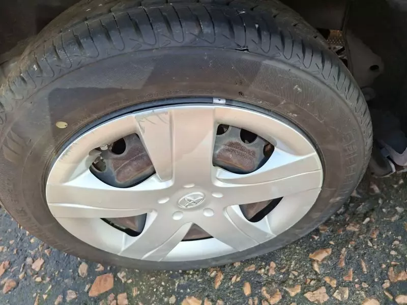 Toyota Ractis   - 2012