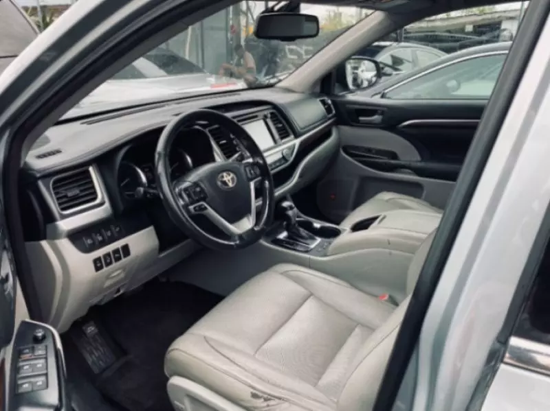TOYOTA Highlander - 2015