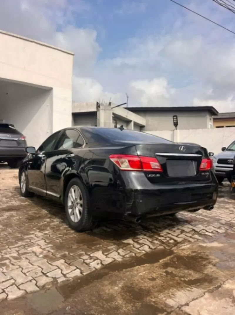 Lexus ES - 2010