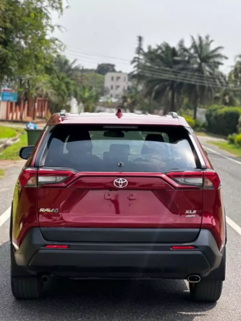 Toyota RAV 4   - 2021