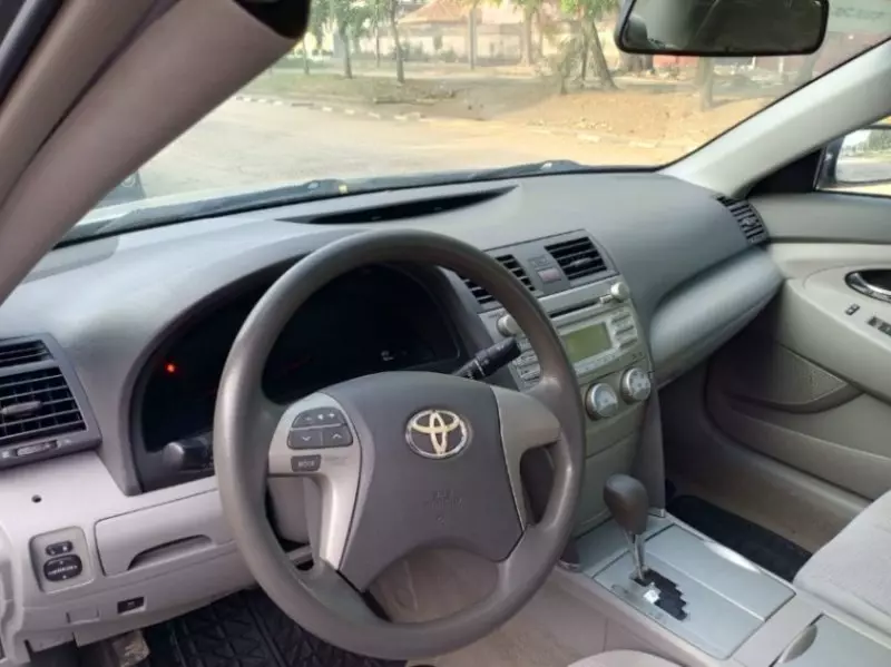 Toyota Camry   - 2010