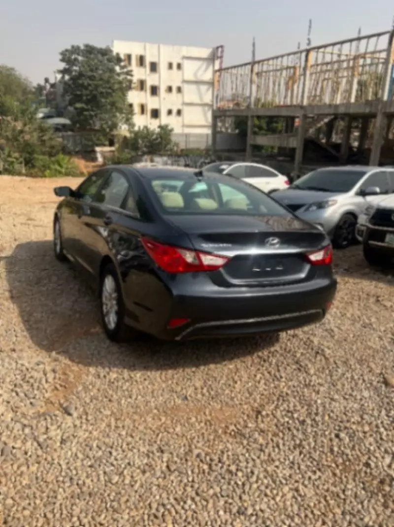 Hyundai Sonata   - 2014