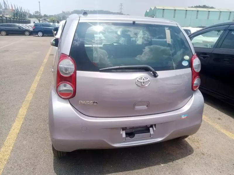 Toyota Passo   - 2012