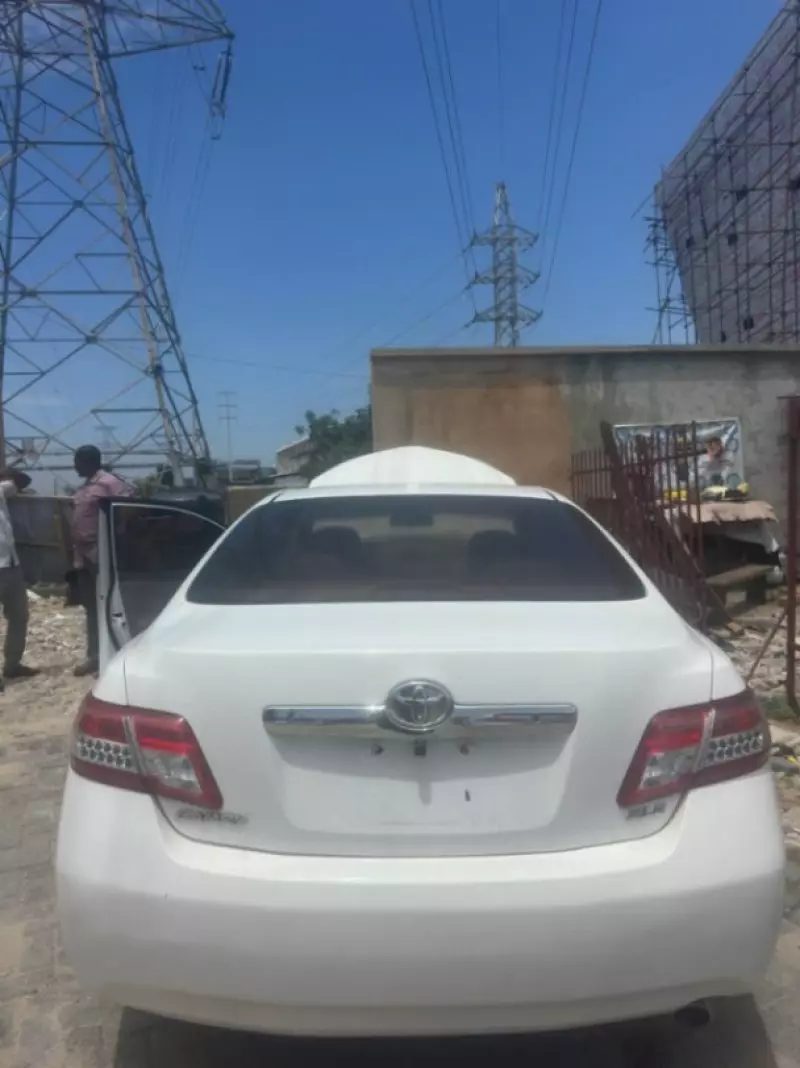 Toyota Camry   - 2011
