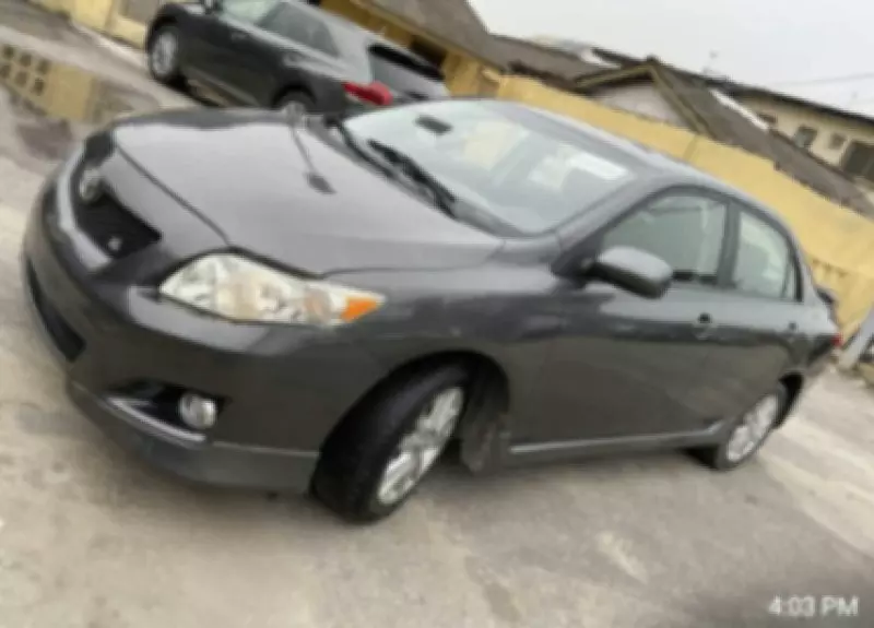 TOYOTA Corolla   - 2010