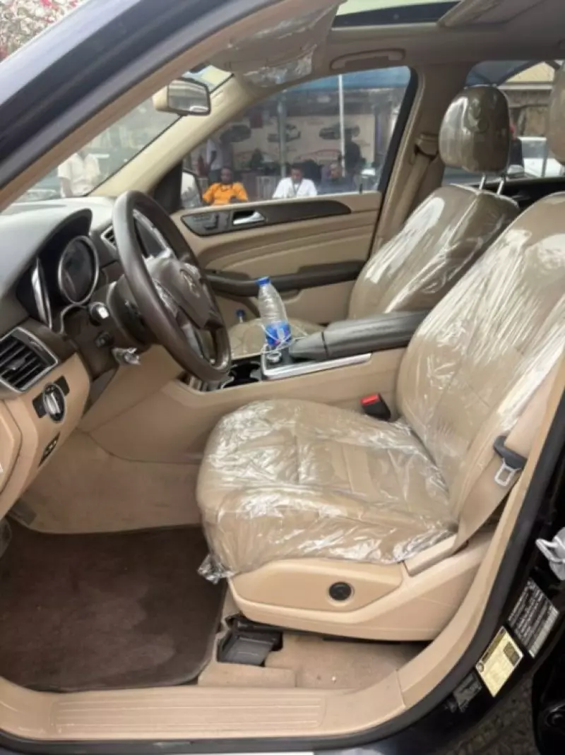 Mercedes-Benz ML-Class - 2012