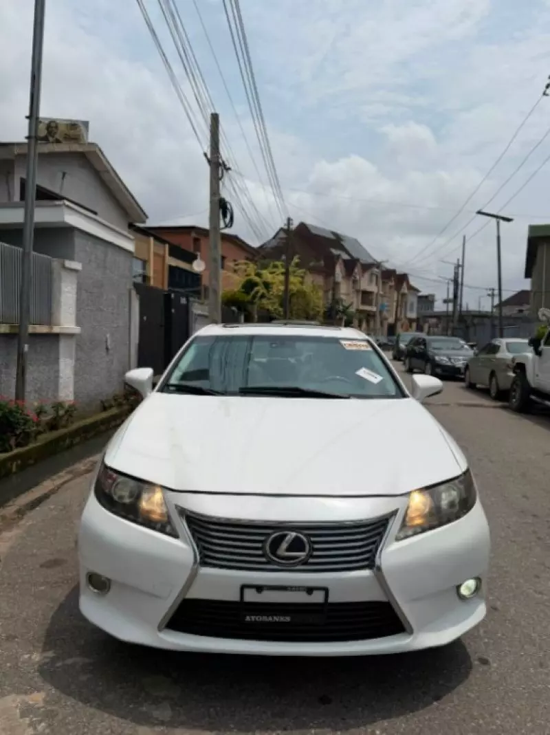 Lexus ES   - 2013