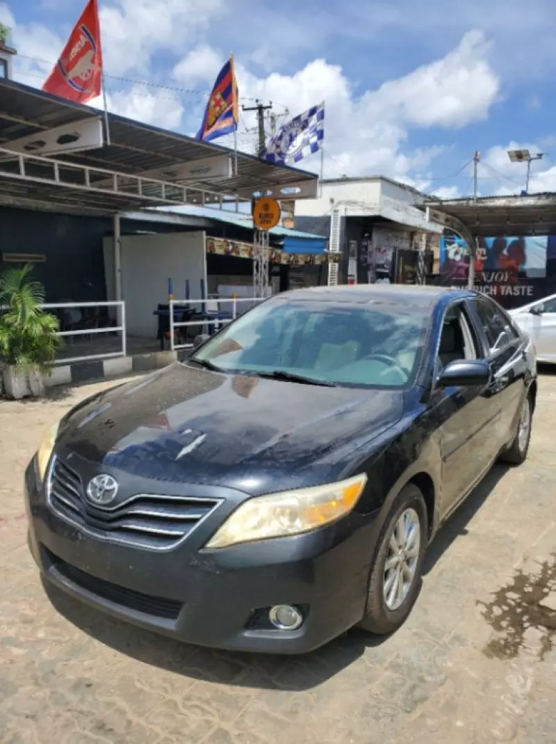 TOYOTA Camry   - 2011