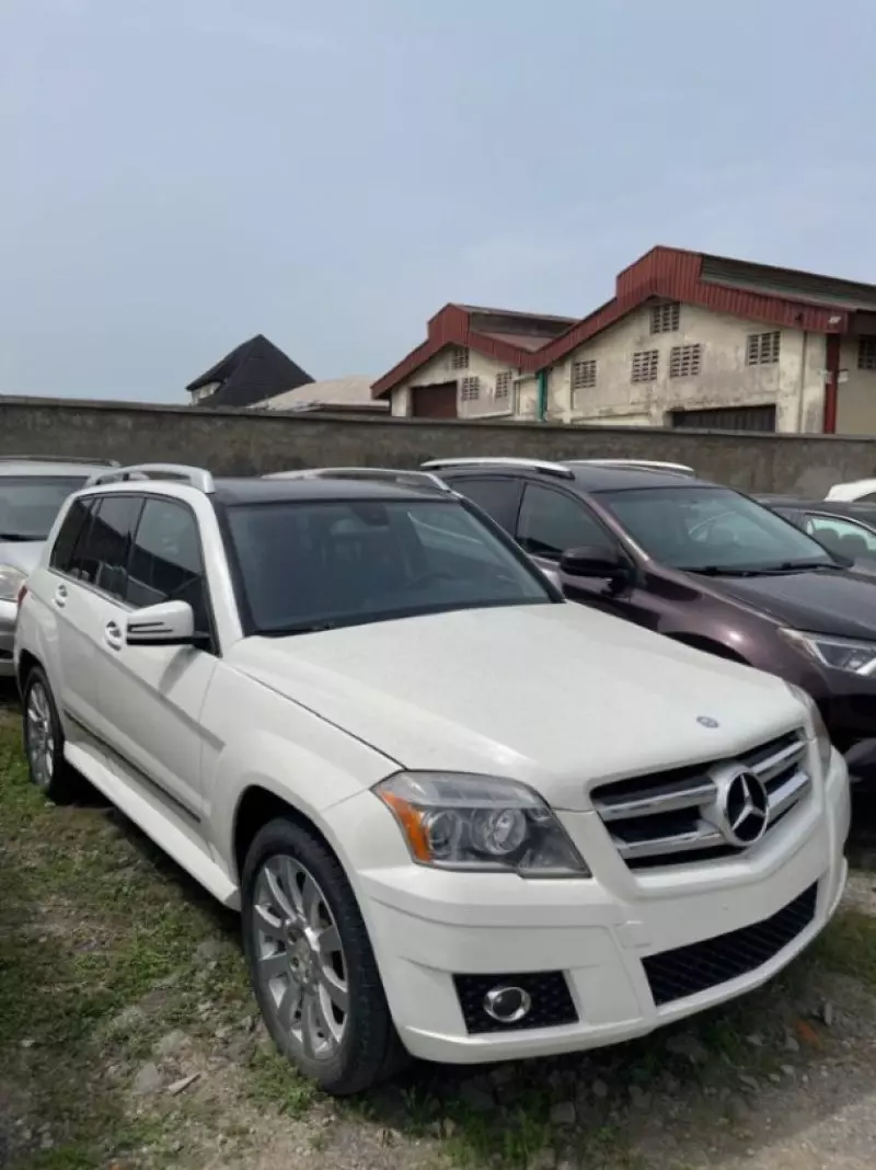 Mercedes-Benz Glk-class   - 2010