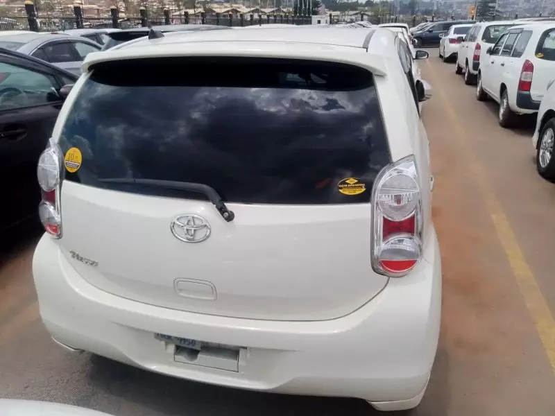 Toyota Passo   - 2012