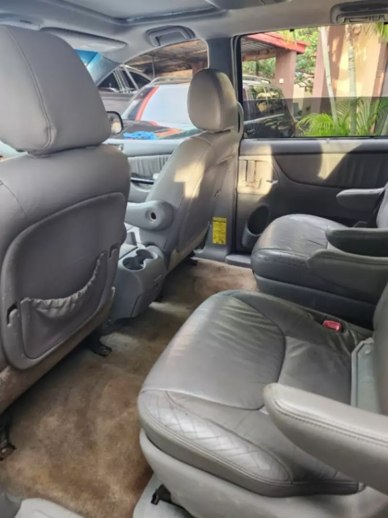 Toyota Sienna   - 2010