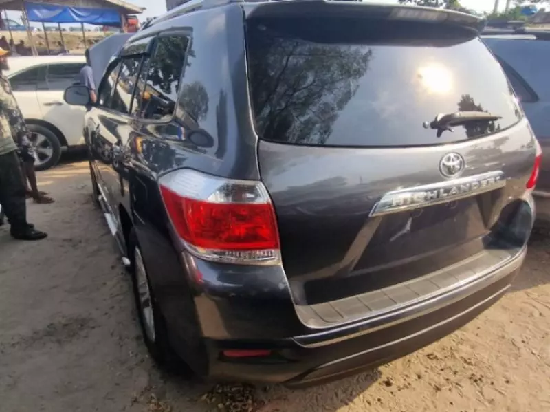 Toyota Highlander   - 2012
