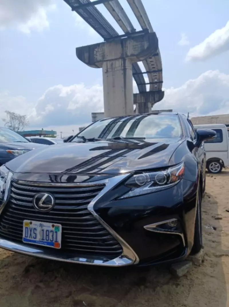 Lexus ES   - 2013