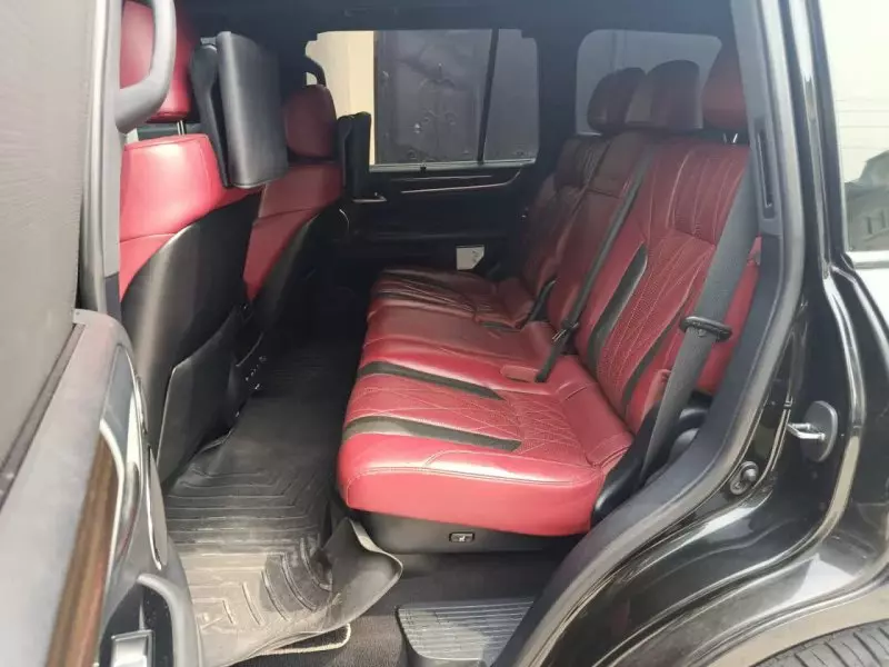 Lexus LX 570   - 1990
