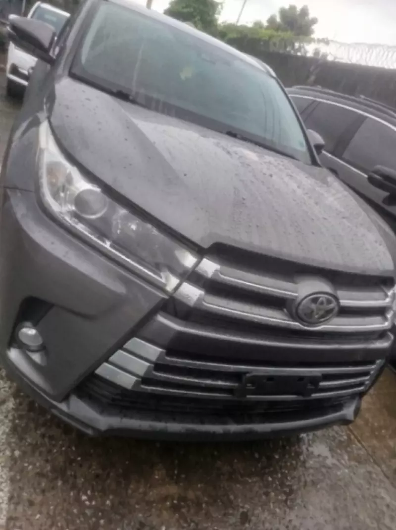 TOYOTA Highlander - 2017