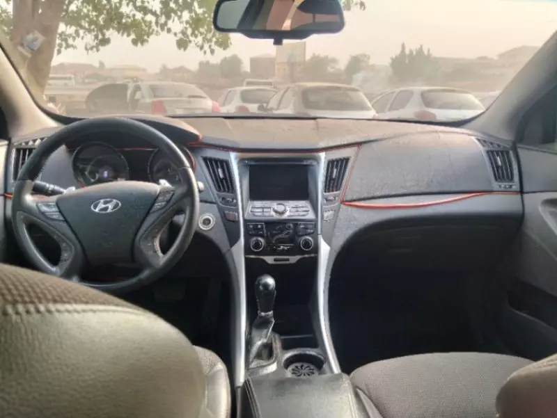 Hyundai Sonata   - 2013