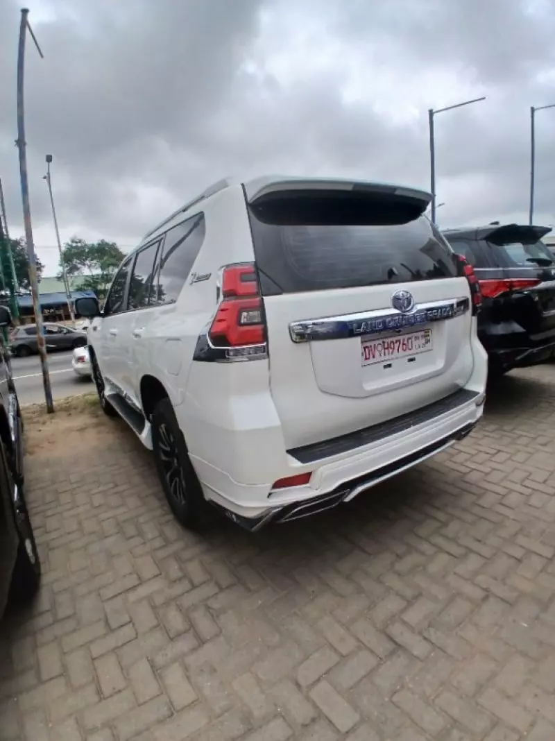 TOYOTA Landcruiser Prado   - 2019