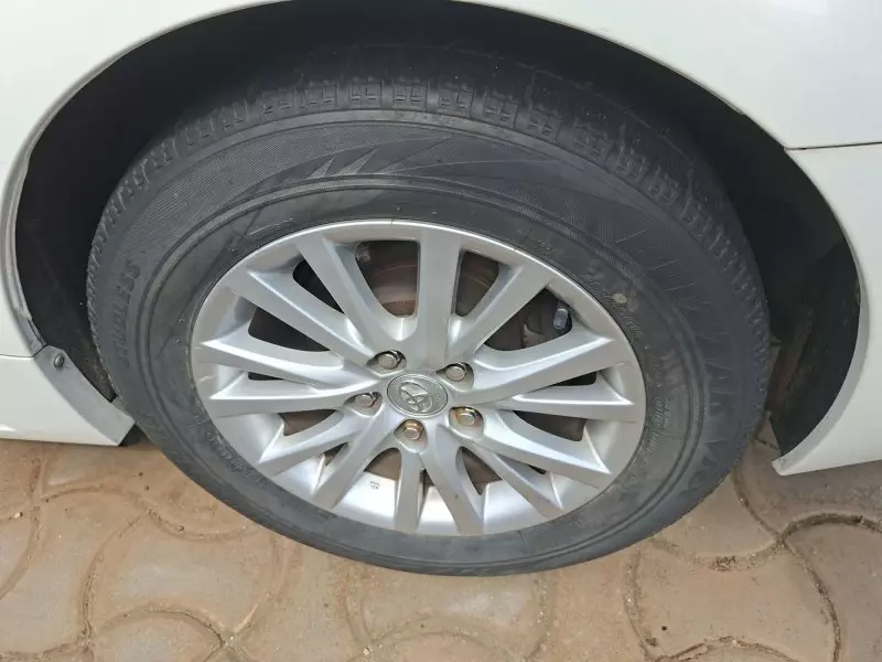 Toyota Mark X   - 2012