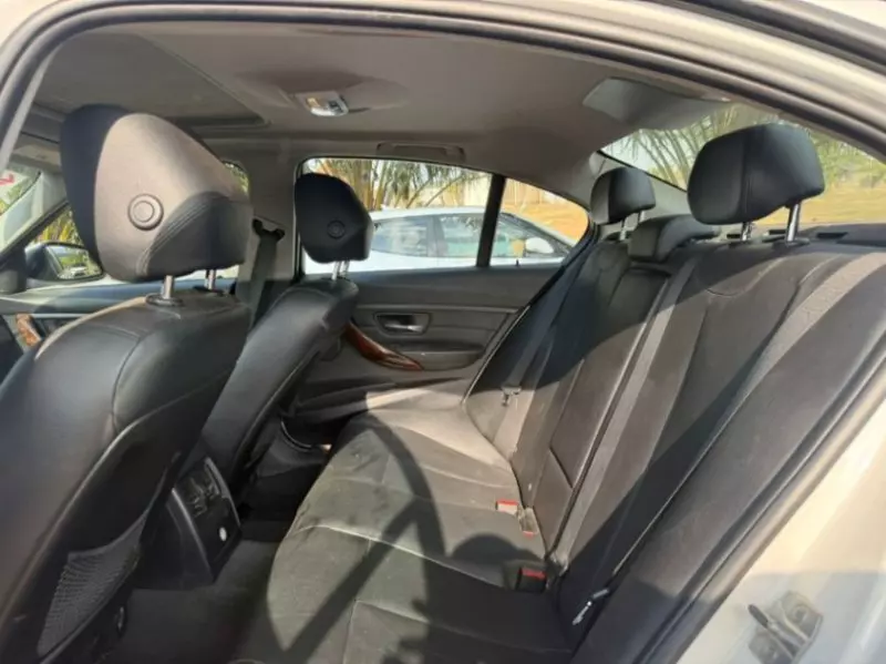 BMW 320i   - 2014