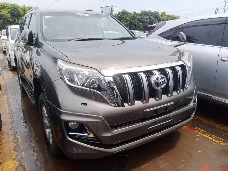 Toyota Landcruiser Prado   - 2015