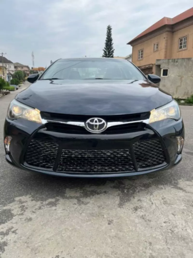 TOYOTA Camry - 2015
