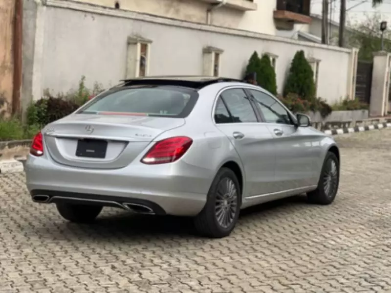 Mercedes-Benz 300   - 2015
