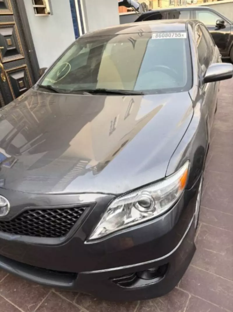 Toyota Camry - 2011
